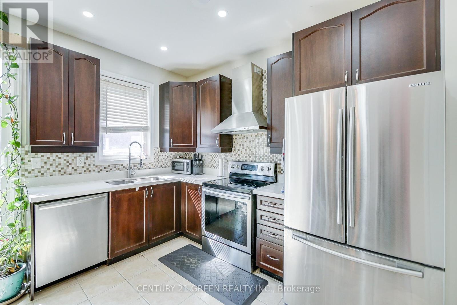 330 Schreyer Crescent, Milton, Ontario  L9T 7T1 - Photo 11 - W12519238