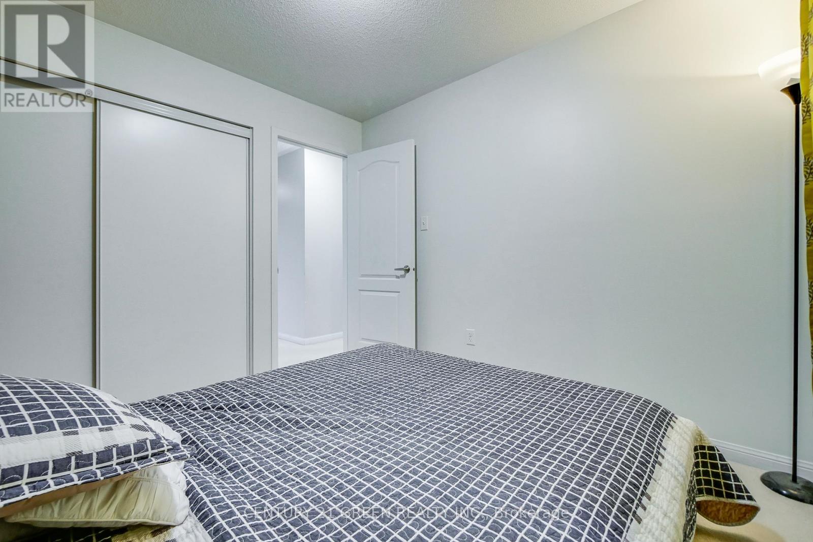 330 Schreyer Crescent, Milton, Ontario  L9T 7T1 - Photo 14 - W12519238