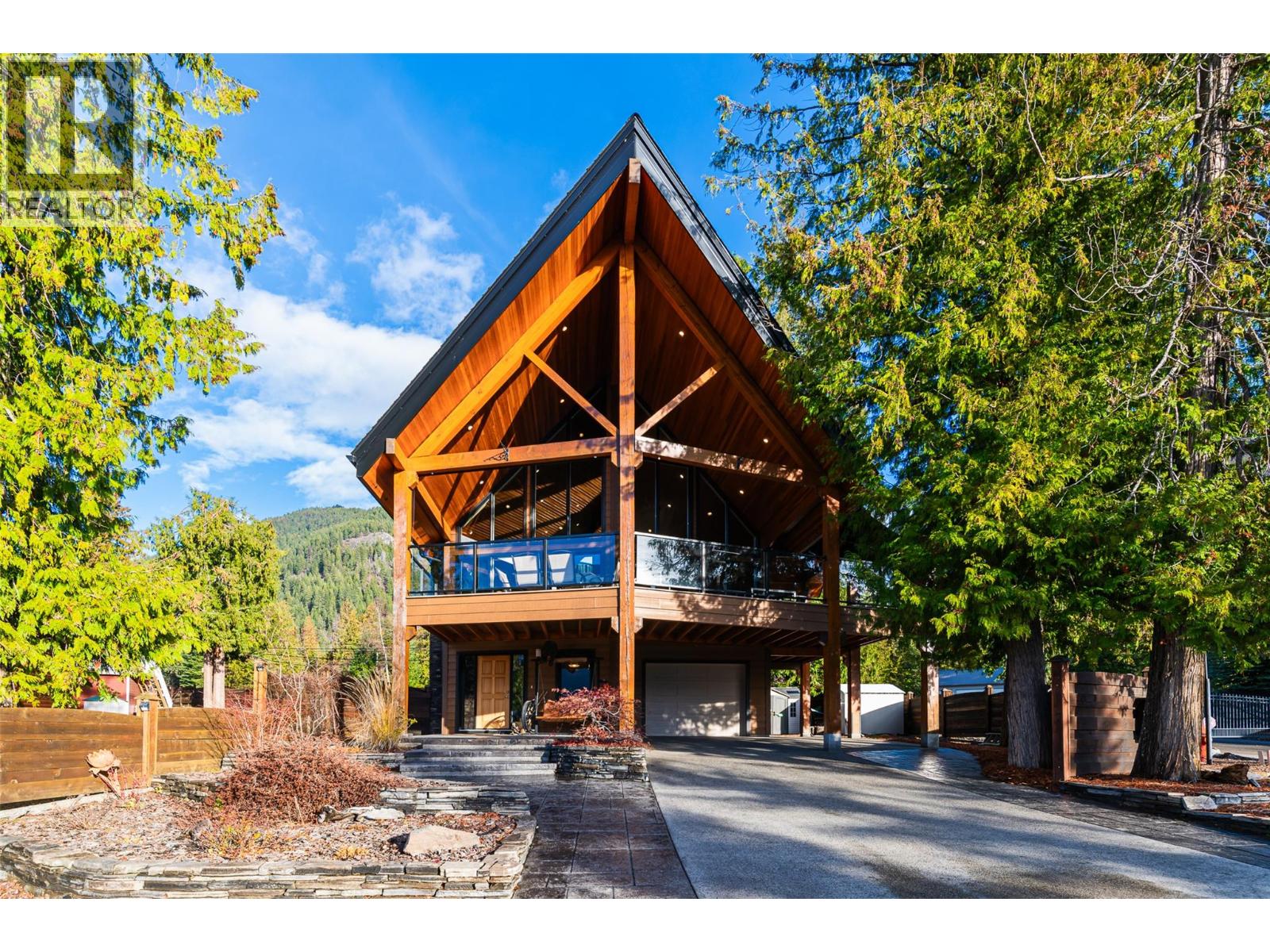 13516 Lakeshore Drive, Boswell, British Columbia