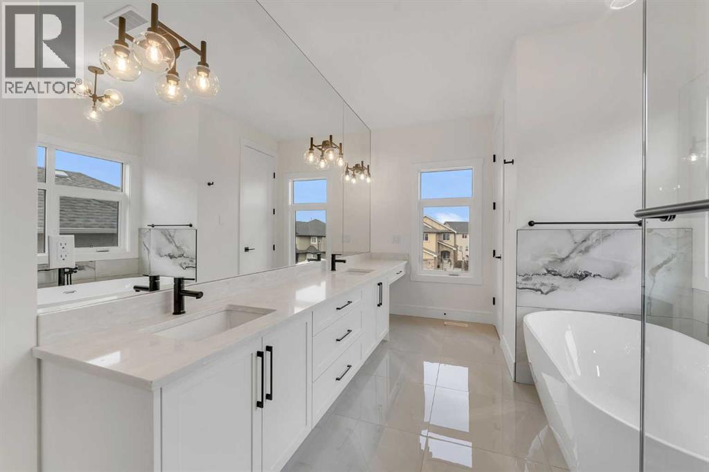 236 East Lakeview Place, Chestermere, Alberta  T1X 0A2 - Photo 39 - A2269147