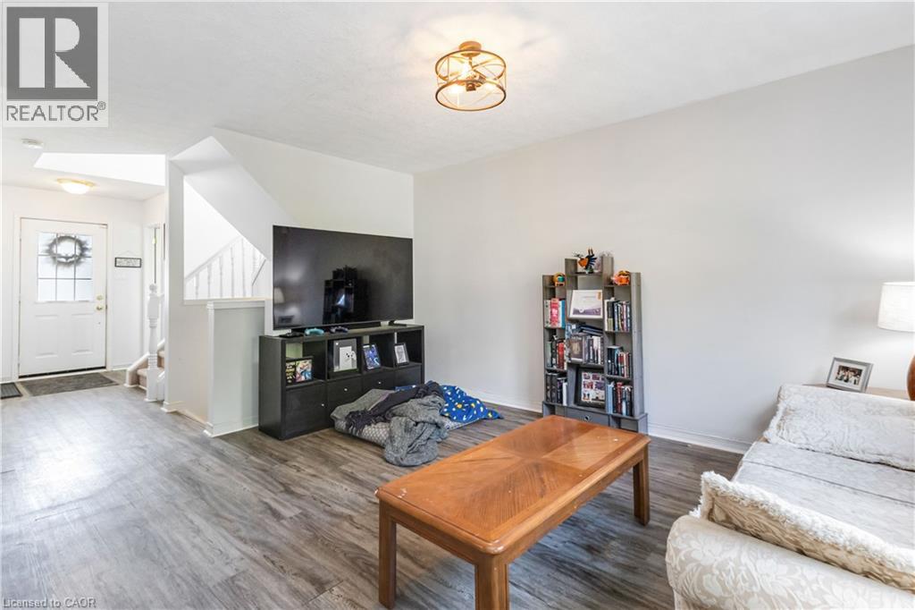 21 Axford Parkway, St. Thomas, Ontario  N5R 6E6 - Photo 2 - 40794681