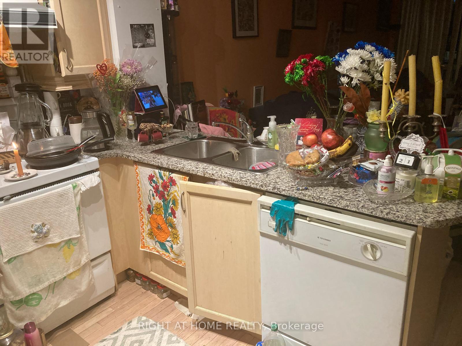 2008 - 8 Rean Drive, Toronto, Ontario  M2K 3B9 - Photo 9 - C12644230