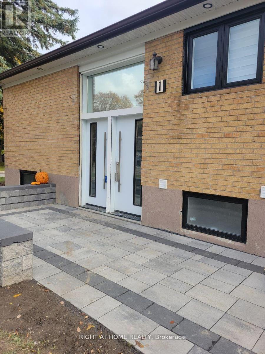 (SOUTH UNIT) - 1 HURON COURT, Aurora, Ontario