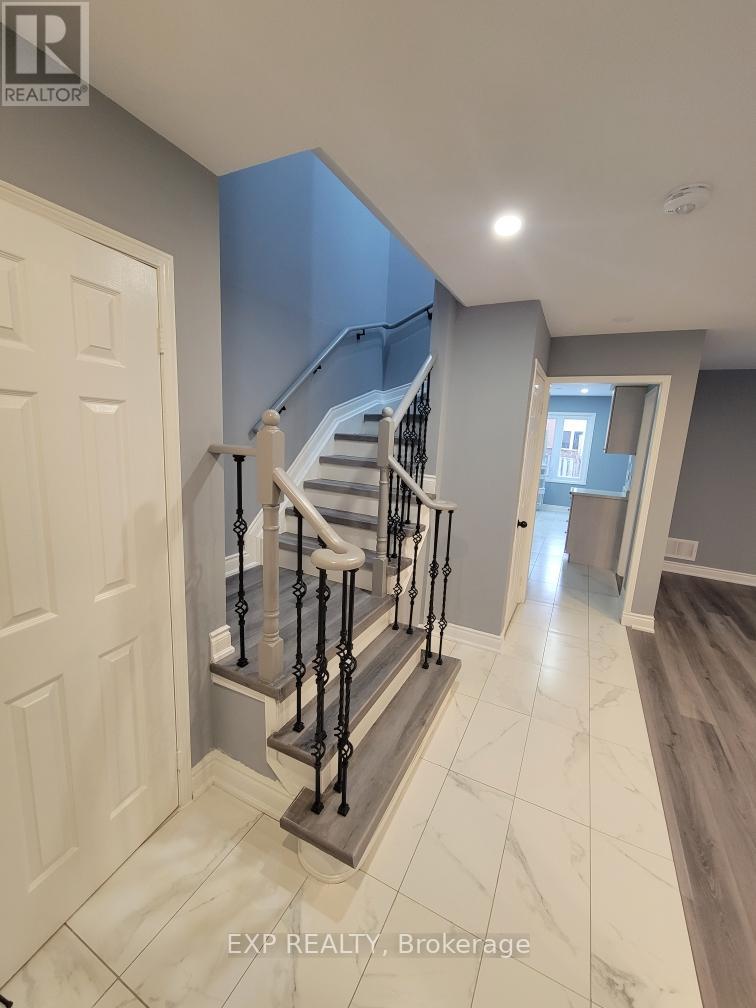 129 Lent Crescent, Brampton, Ontario  L6Y 5E5 - Photo 9 - W12640040