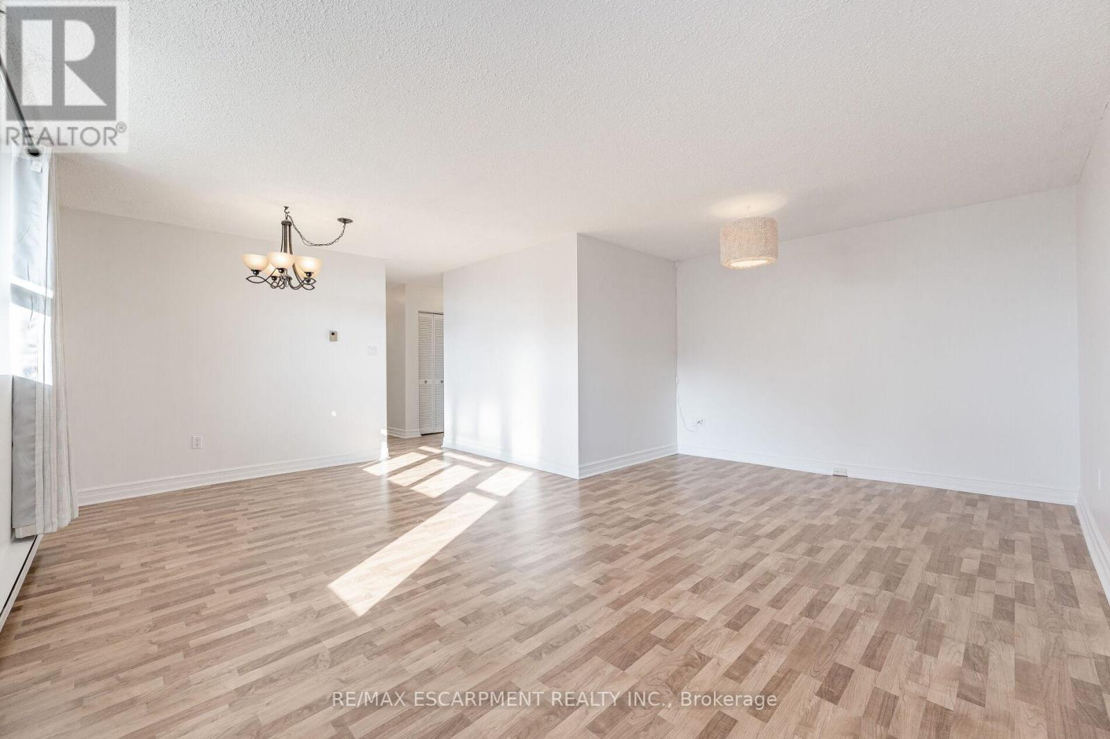 416 - 700 Dynes Road, Burlington, Ontario  L7N 3M2 - Photo 7 - W12644208