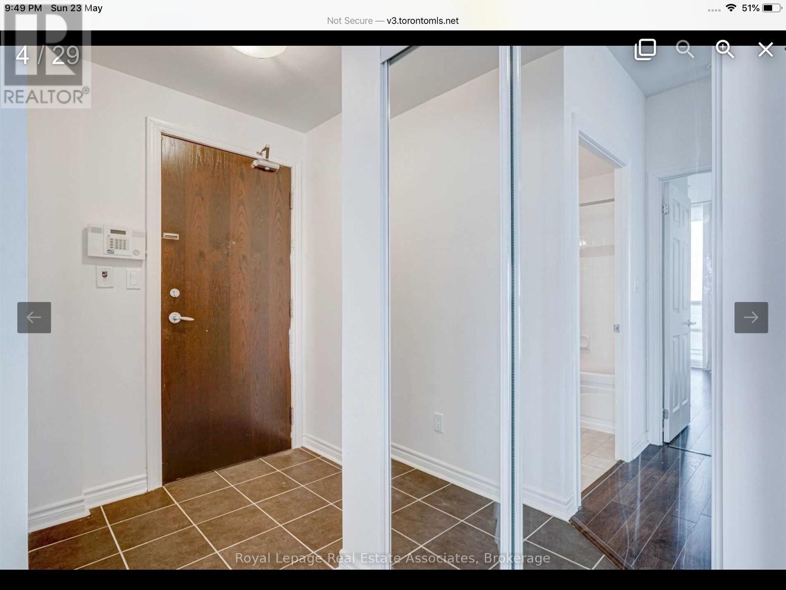 2510 - 3504 Hurontario Street, Mississauga, Ontario  L5B 0B9 - Photo 5 - W12644216