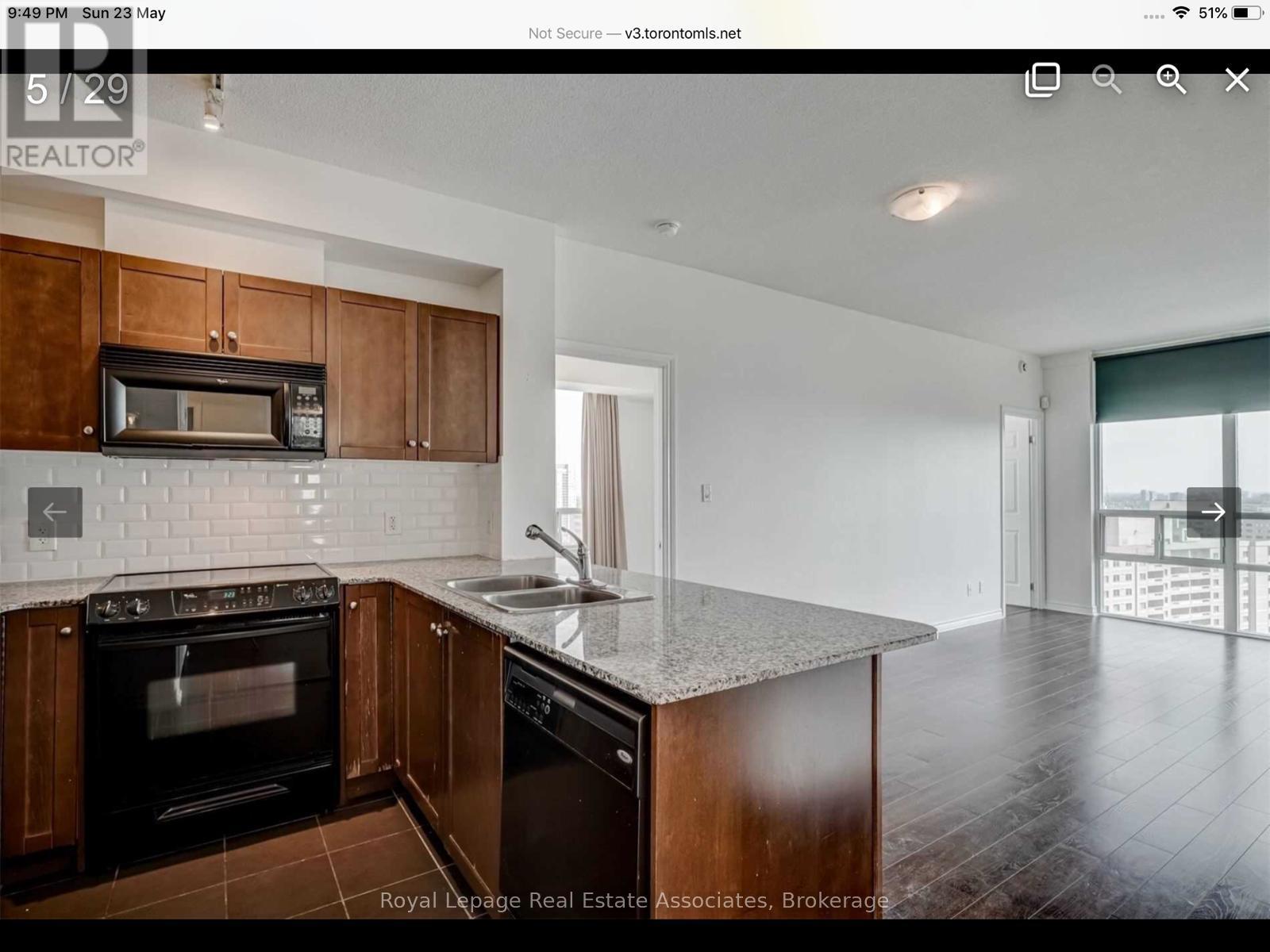 2510 - 3504 Hurontario Street, Mississauga, Ontario  L5B 0B9 - Photo 6 - W12644216