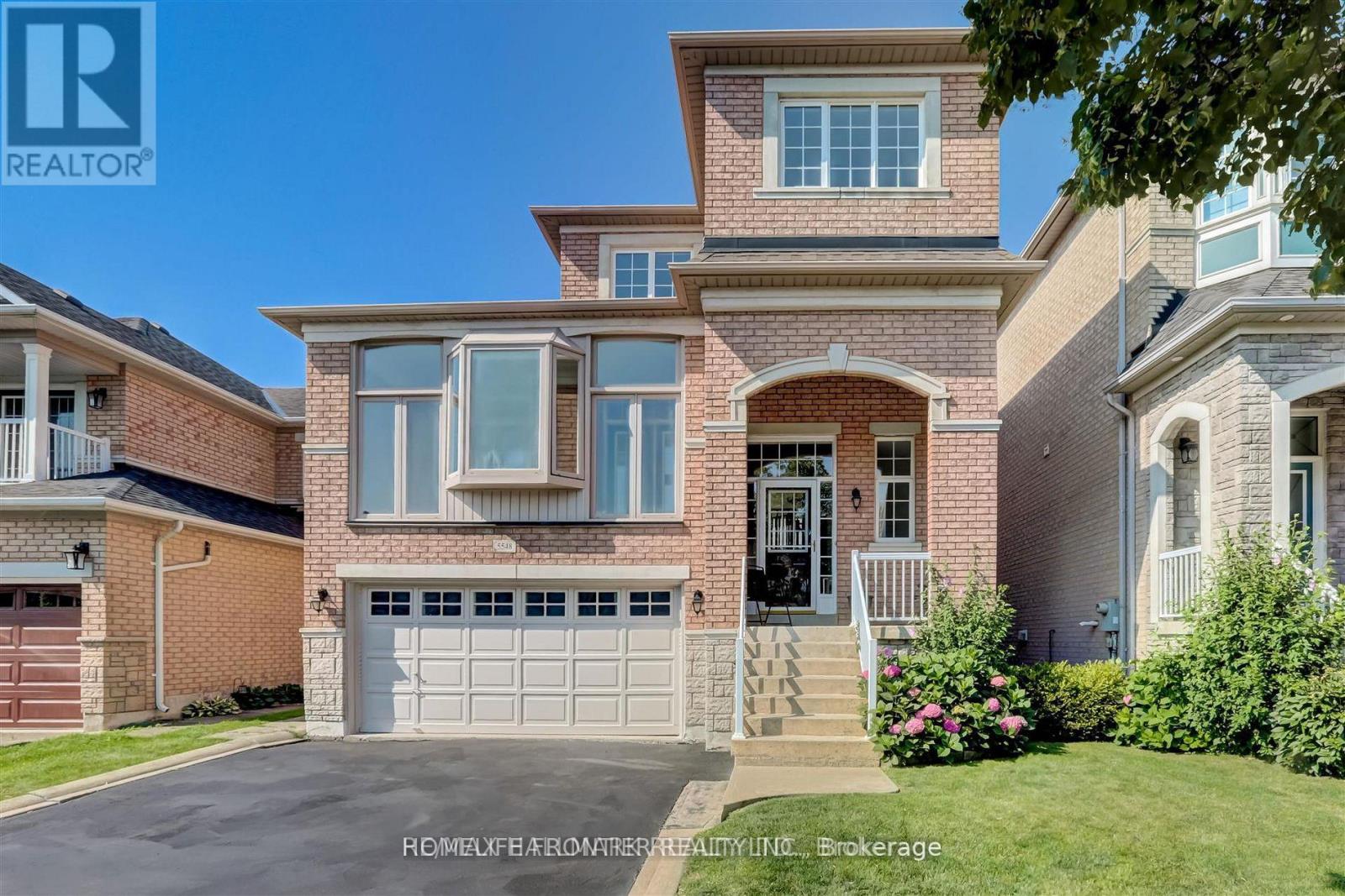 5548 HEATHCOTE WALK, Mississauga, Ontario