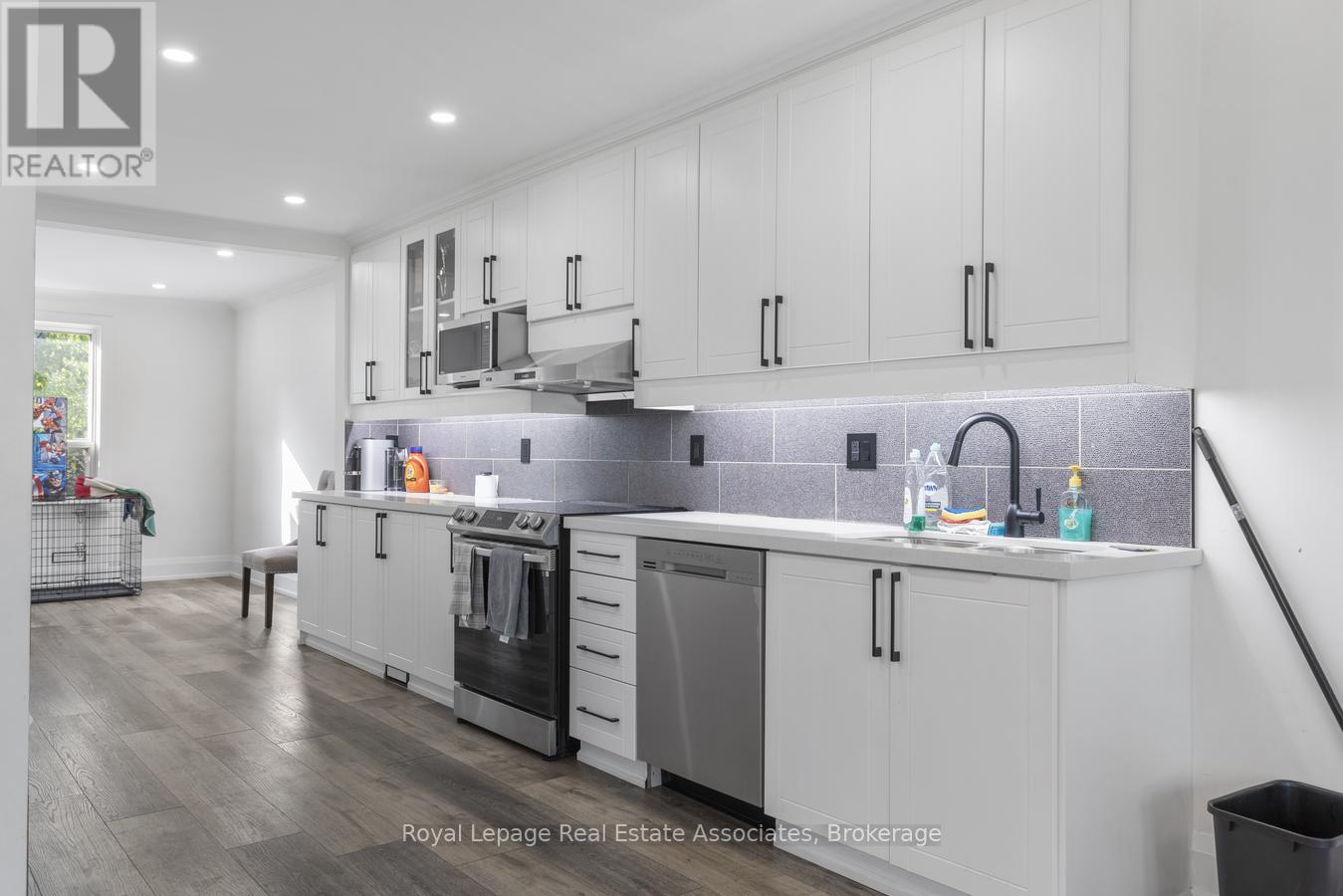 938 Henley Road, Mississauga, Ontario  L4Y 1C6 - Photo 10 - W12644232