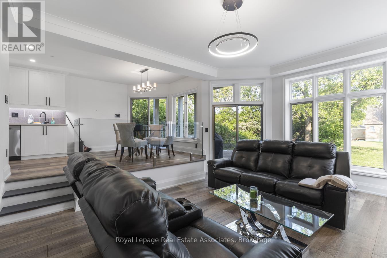 938 Henley Road, Mississauga, Ontario  L4Y 1C6 - Photo 15 - W12644232