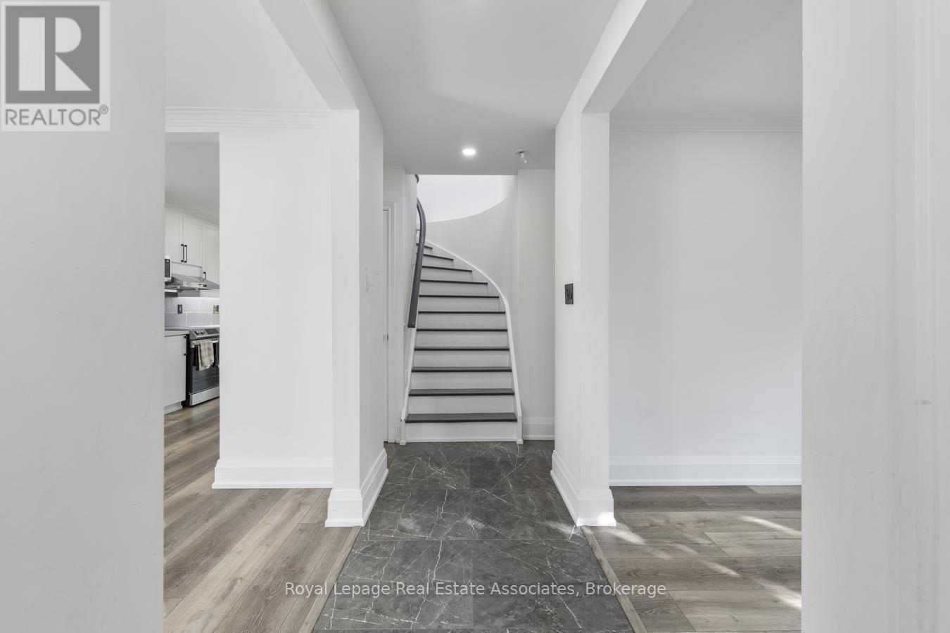 938 Henley Road, Mississauga, Ontario  L4Y 1C6 - Photo 19 - W12644232