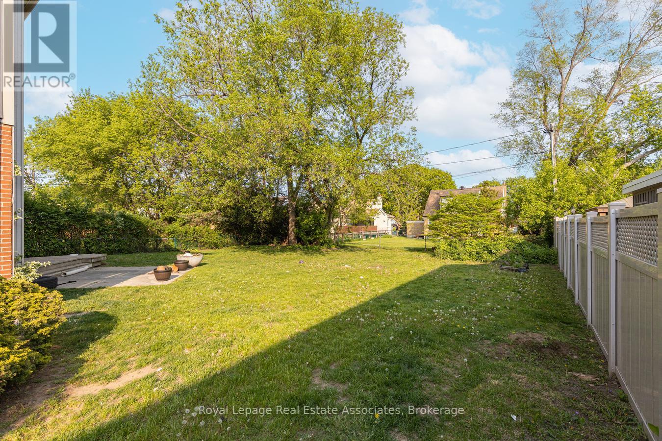 938 Henley Road, Mississauga, Ontario  L4Y 1C6 - Photo 35 - W12644232