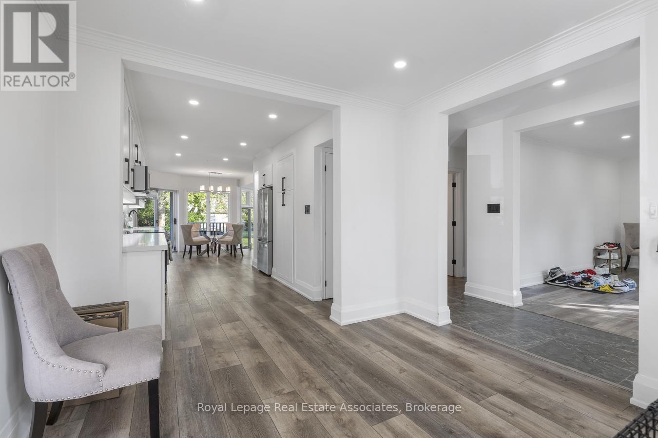 938 Henley Road, Mississauga, Ontario  L4Y 1C6 - Photo 8 - W12644232