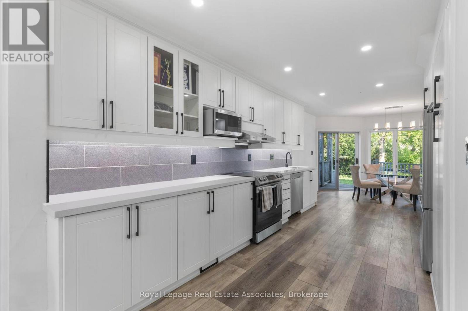 938 Henley Road, Mississauga, Ontario  L4Y 1C6 - Photo 9 - W12644232