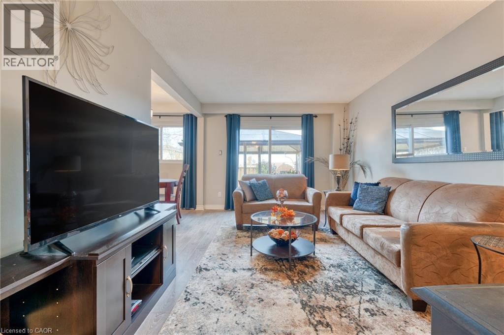 31 Bryna Avenue, Hamilton, Ontario  L9A 4W9 - Photo 6 - 40790344