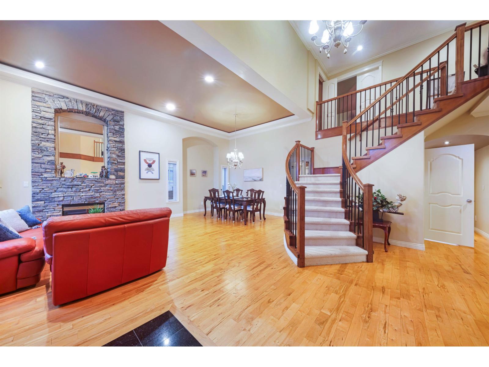 15777 109a Avenue, Surrey, British Columbia  V4N 5G1 - Photo 5 - R3073250