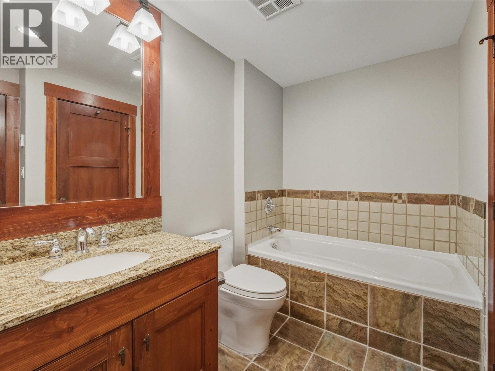 221 2202 Gondola Way, Whistler, British Columbia  V8E 0M7 - Photo 25 - R3074611