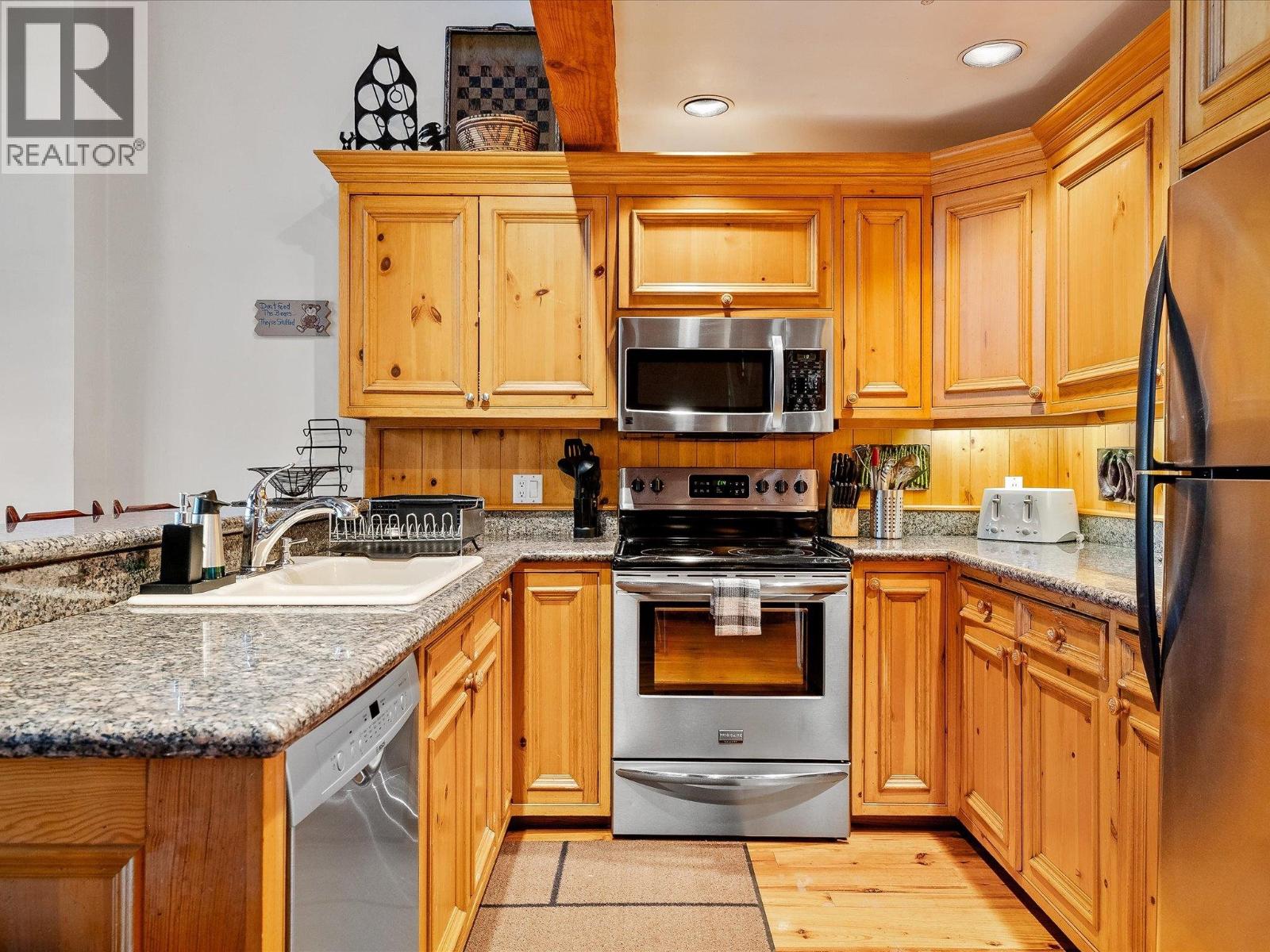 37 4700 Glacier Drive, Whistler, British Columbia  V0N 1B4 - Photo 10 - R3074612