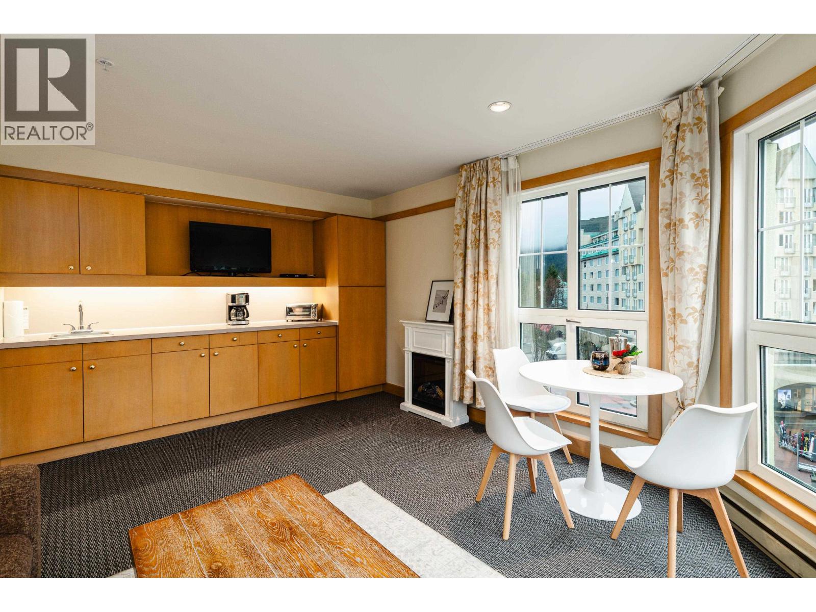 404 4557 Blackcomb Way, Whistler, British Columbia  V8E 0Y2 - Photo 11 - R3074617