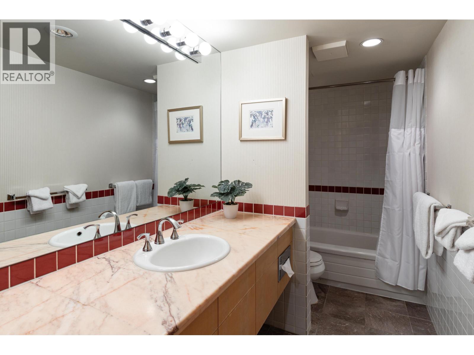 404 4557 Blackcomb Way, Whistler, British Columbia  V8E 0Y2 - Photo 17 - R3074617