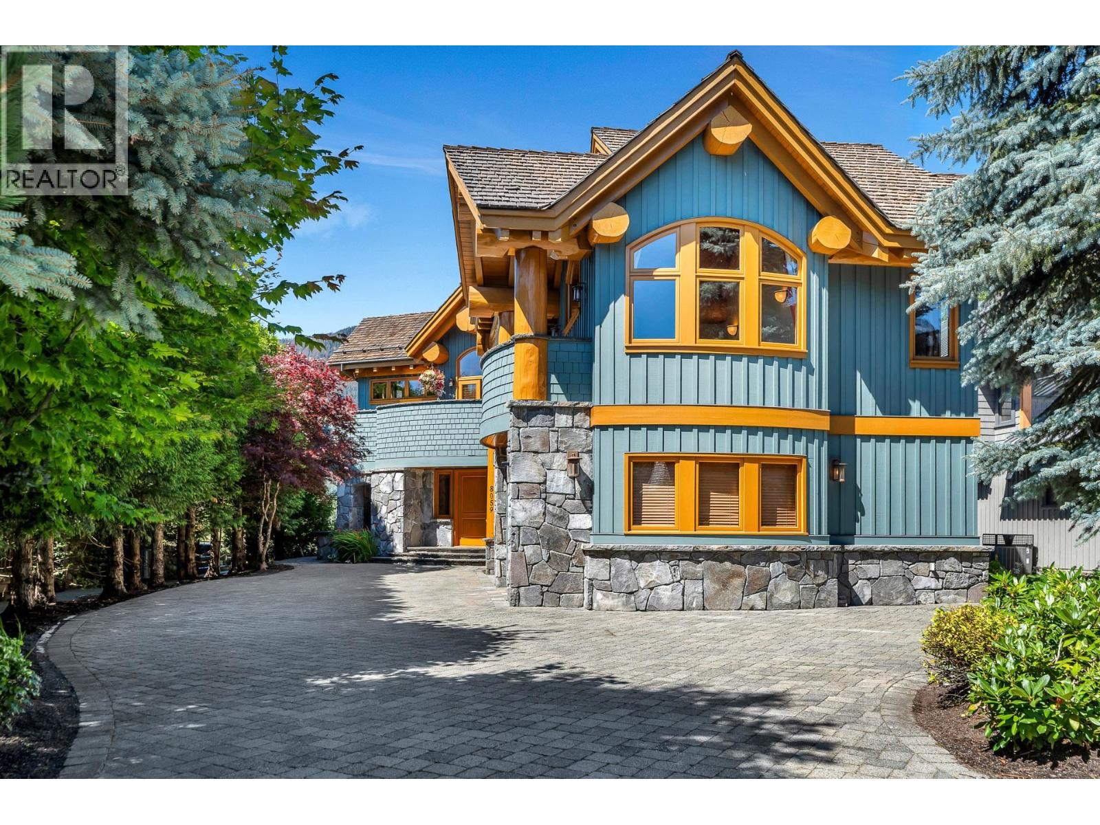 8059 Nicklaus North Boulevard, Whistler, British Columbia  V8E 1J7 - Photo 2 - R3074613