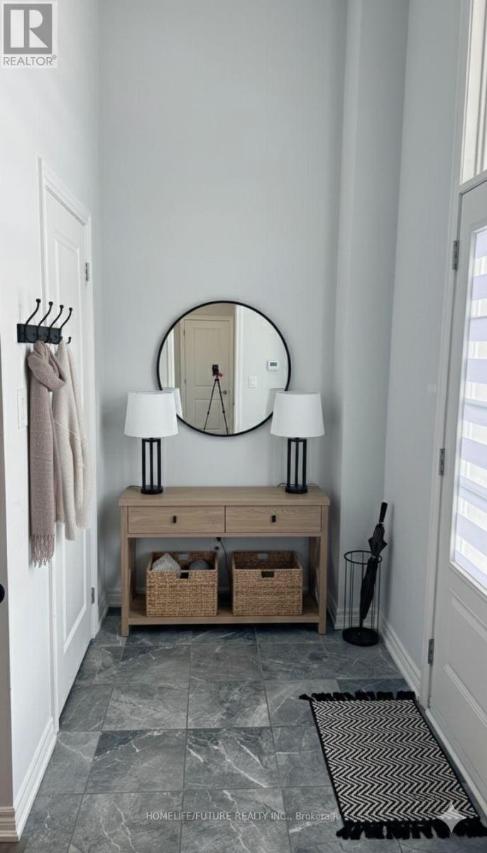 23 Faimira Avenue, Georgina, Ontario  L4P 0C2 - Photo 3 - N12644240