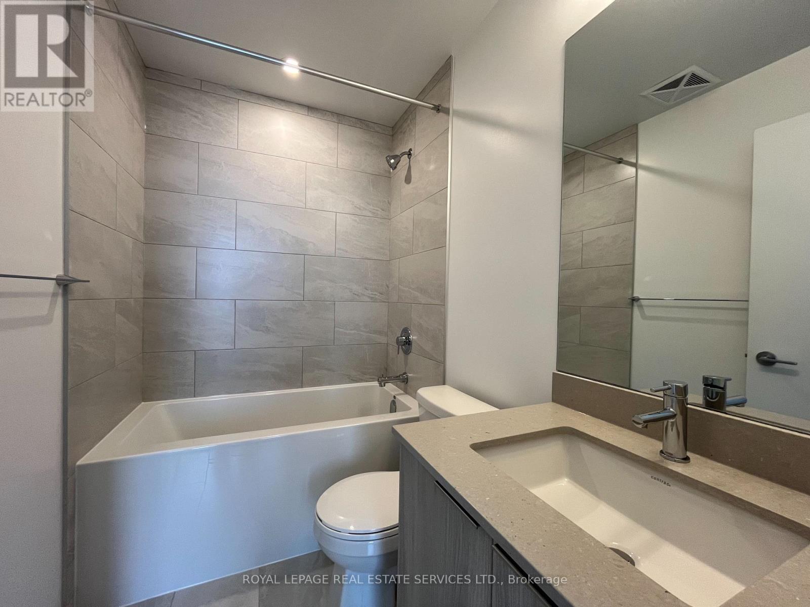 3210 - 395 Square One Drive, Mississauga, Ontario  L5B 0P6 - Photo 11 - W12644244