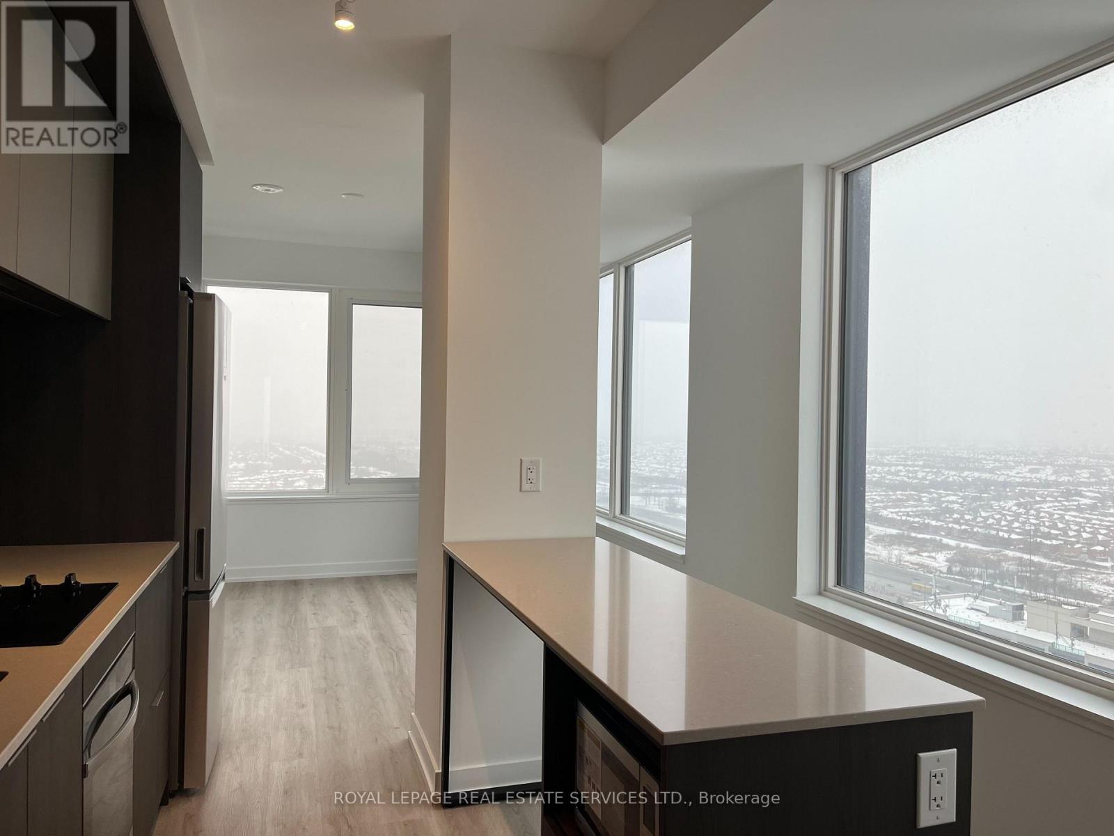 3210 - 395 Square One Drive, Mississauga, Ontario  L5B 0P6 - Photo 4 - W12644244