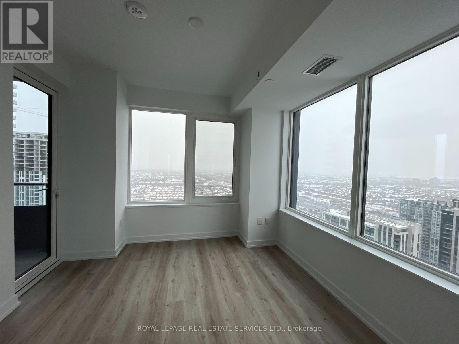 3210 - 395 Square One Drive, Mississauga, Ontario  L5B 0P6 - Photo 5 - W12644244