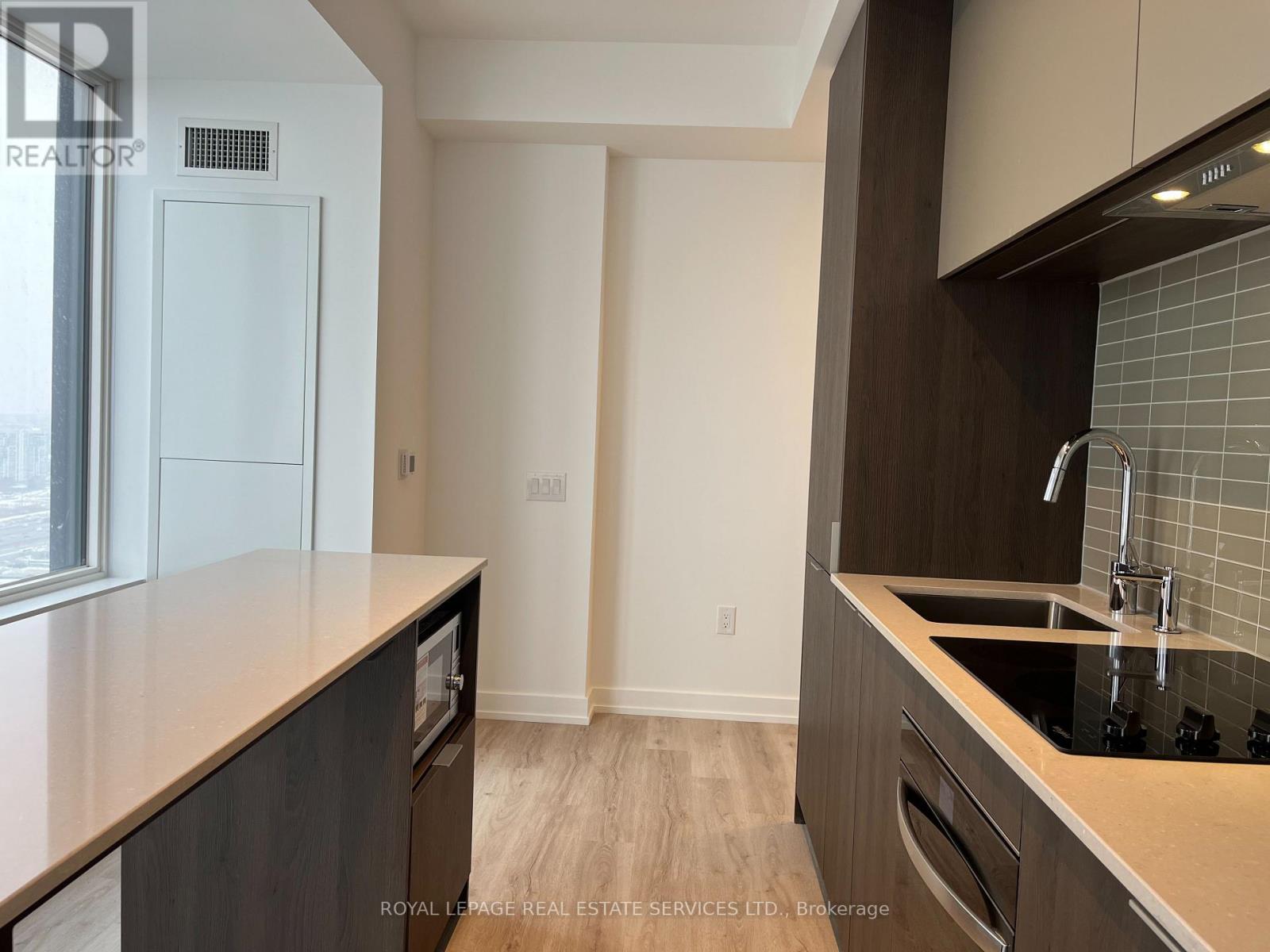 3210 - 395 Square One Drive, Mississauga, Ontario  L5B 0P6 - Photo 8 - W12644244