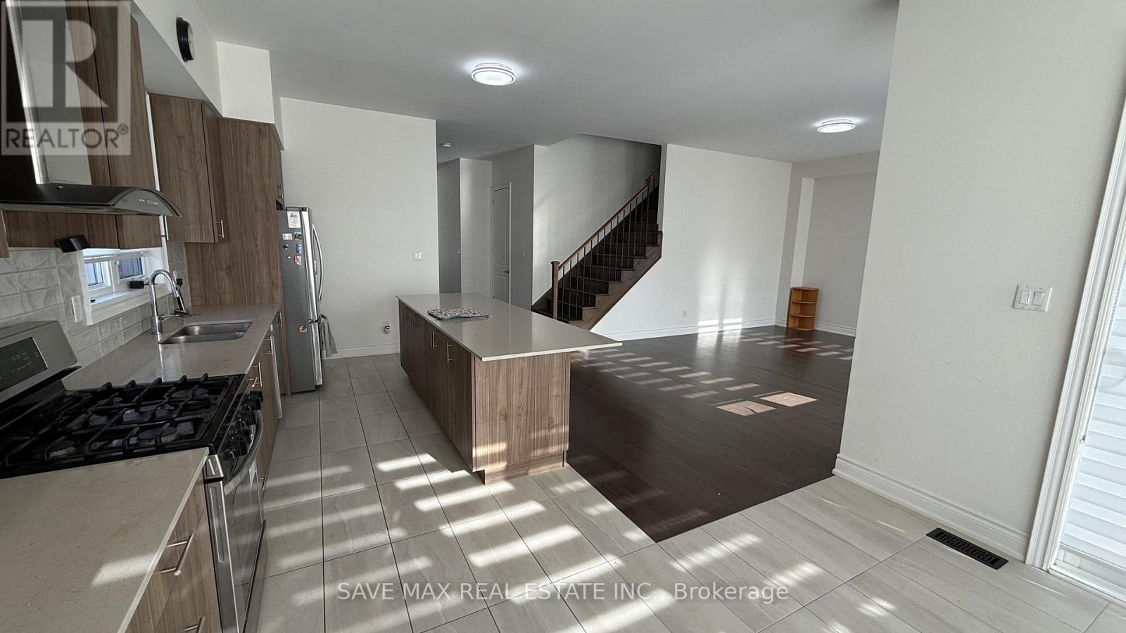 56 Lollard Way, Brampton, Ontario  L6Y 2C9 - Photo 11 - W12644246