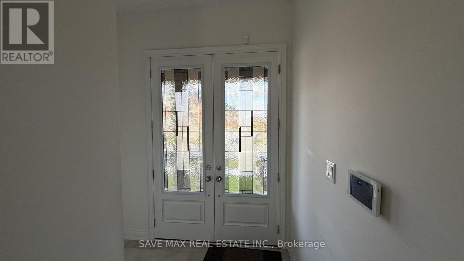 56 Lollard Way, Brampton, Ontario  L6Y 2C9 - Photo 4 - W12644246