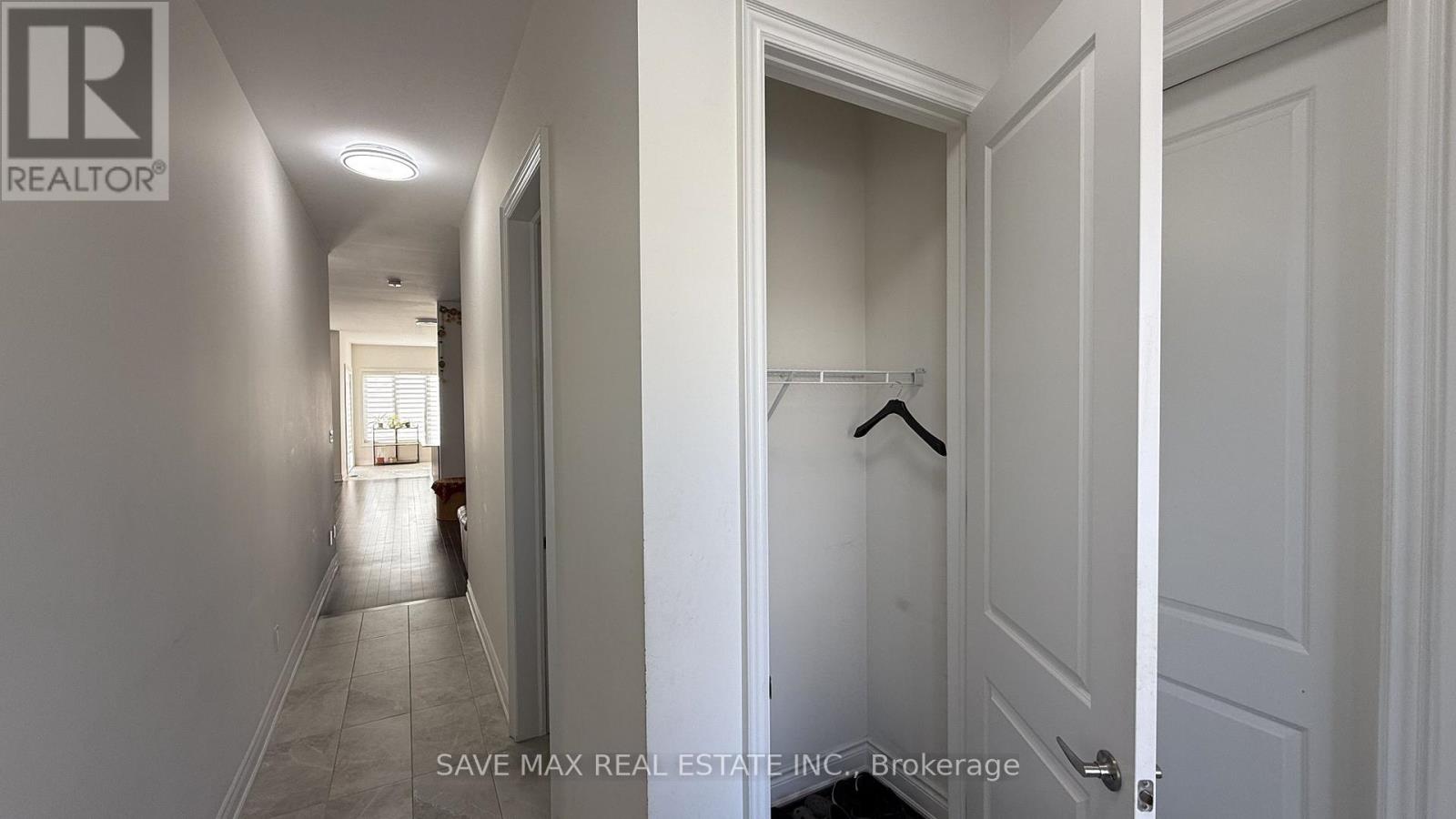 56 Lollard Way, Brampton, Ontario  L6Y 2C9 - Photo 5 - W12644246