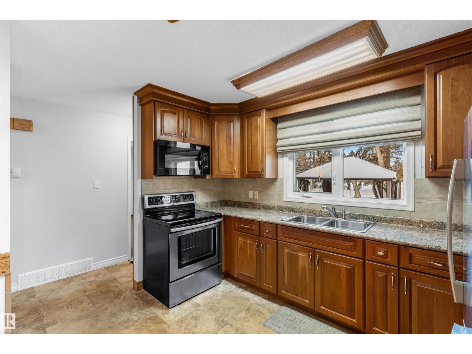 101 Brookwood Dr, Spruce Grove, Alberta  T7X 1C4 - Photo 21 - E4468449