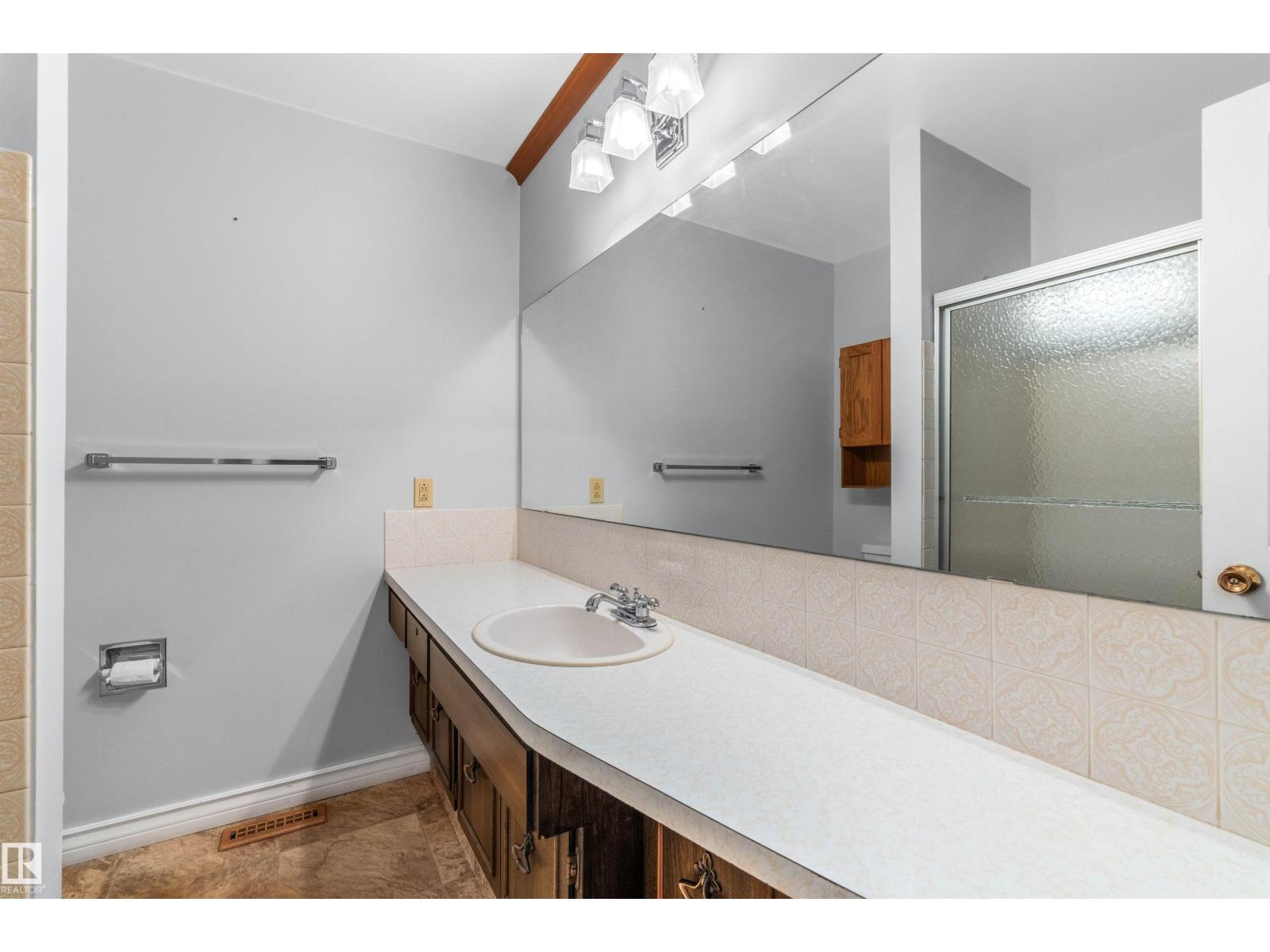 101 Brookwood Dr, Spruce Grove, Alberta  T7X 1C4 - Photo 33 - E4468449