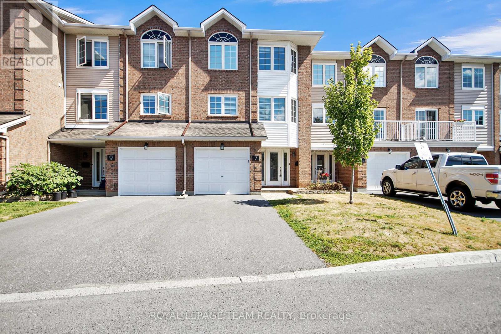 4 - 7 WRENWOOD CRESCENT, Ottawa, Ontario