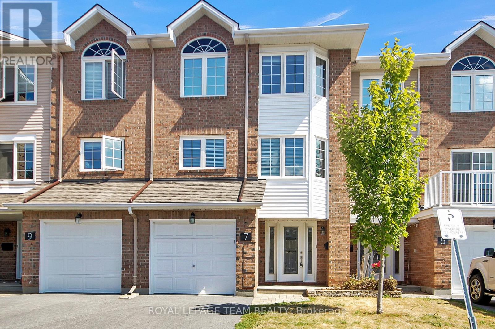 4 - 7 Wrenwood Crescent, Ottawa, Ontario  K2G 5V3 - Photo 2 - X12644280