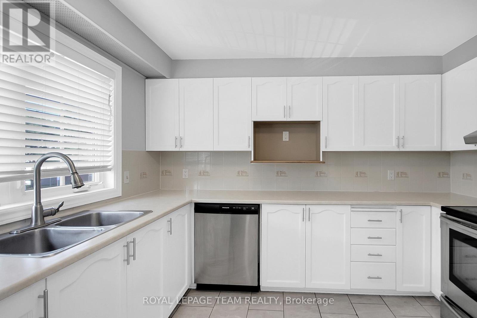 4 - 7 Wrenwood Crescent, Ottawa, Ontario  K2G 5V3 - Photo 26 - X12644280