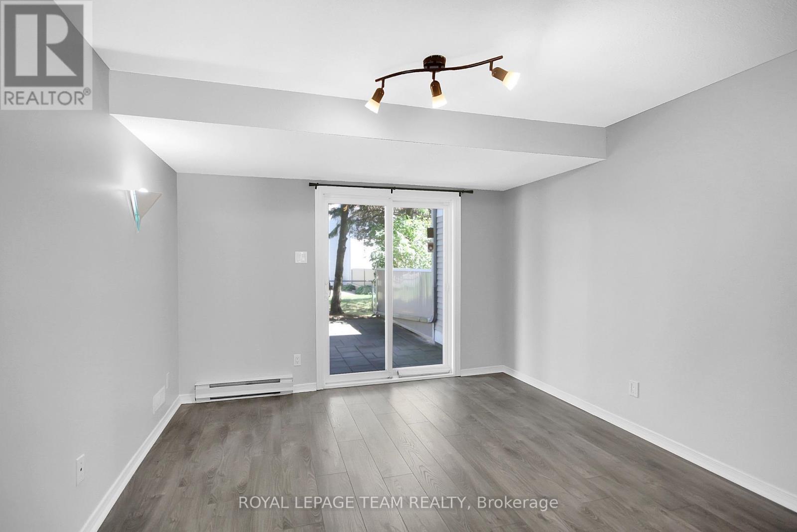 4 - 7 Wrenwood Crescent, Ottawa, Ontario  K2G 5V3 - Photo 8 - X12644280