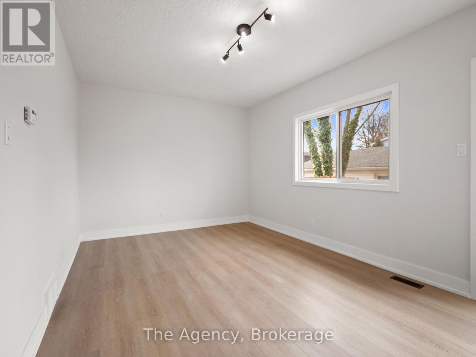 7 - 185 Denistoun Street, Welland, Ontario  L3C 6J6 - Photo 9 - X12644284