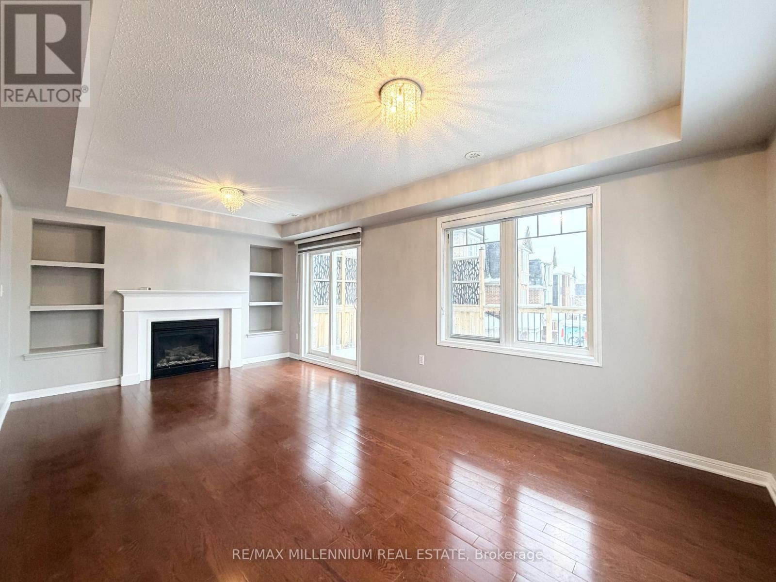 16 Saunter Court, Brampton, Ontario  L7A 0S7 - Photo 3 - W12644266