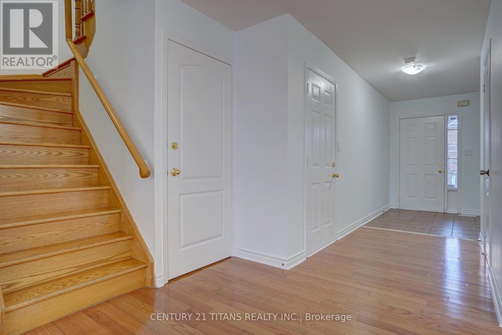 97 Triple Crown Avenue, Toronto, Ontario  M9W 7E2 - Photo 3 - W12644268