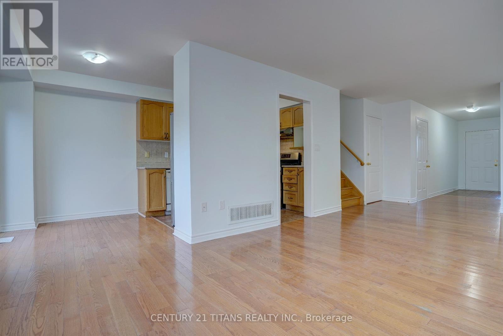 97 Triple Crown Avenue, Toronto, Ontario  M9W 7E2 - Photo 6 - W12644268