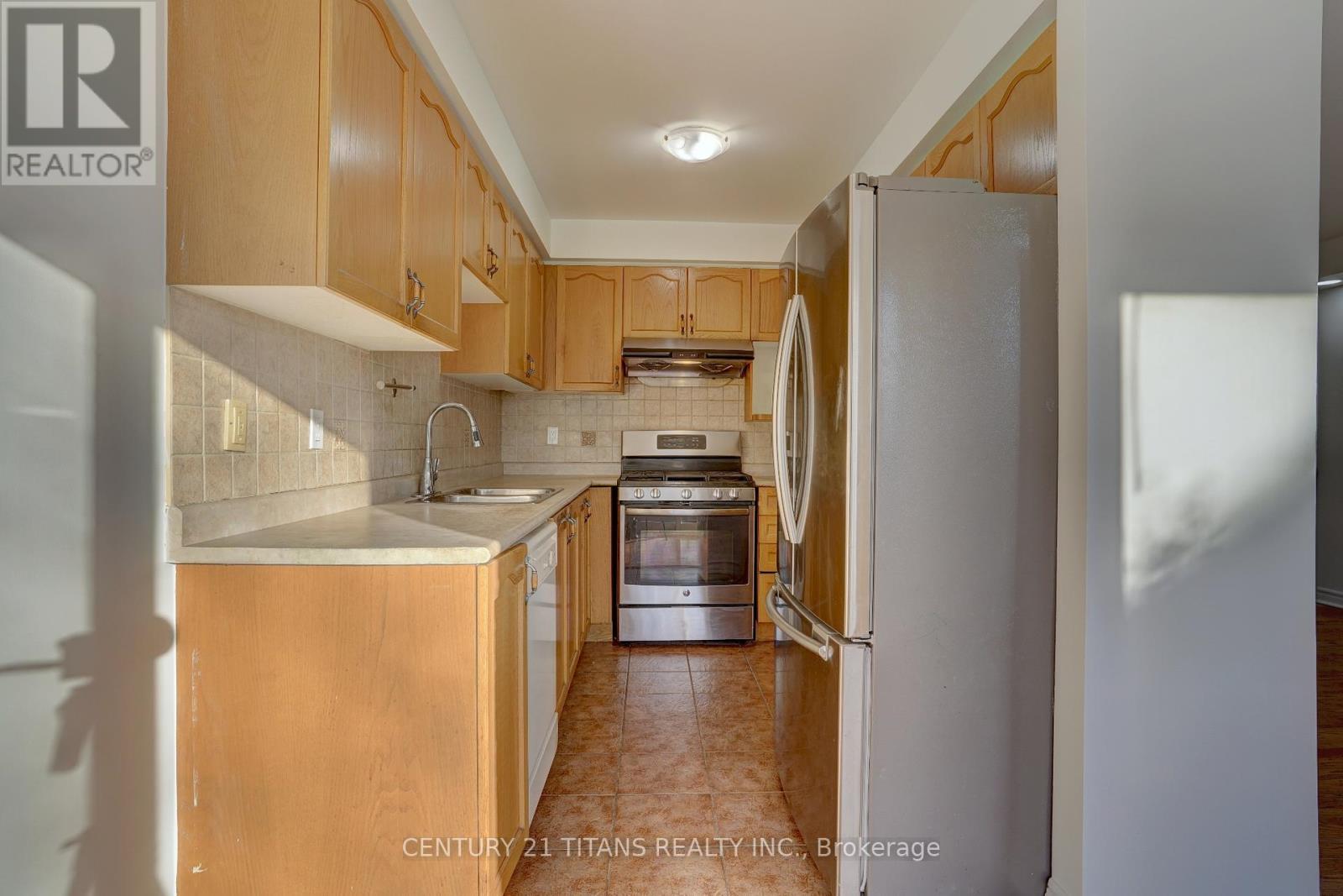 97 Triple Crown Avenue, Toronto, Ontario  M9W 7E2 - Photo 9 - W12644268