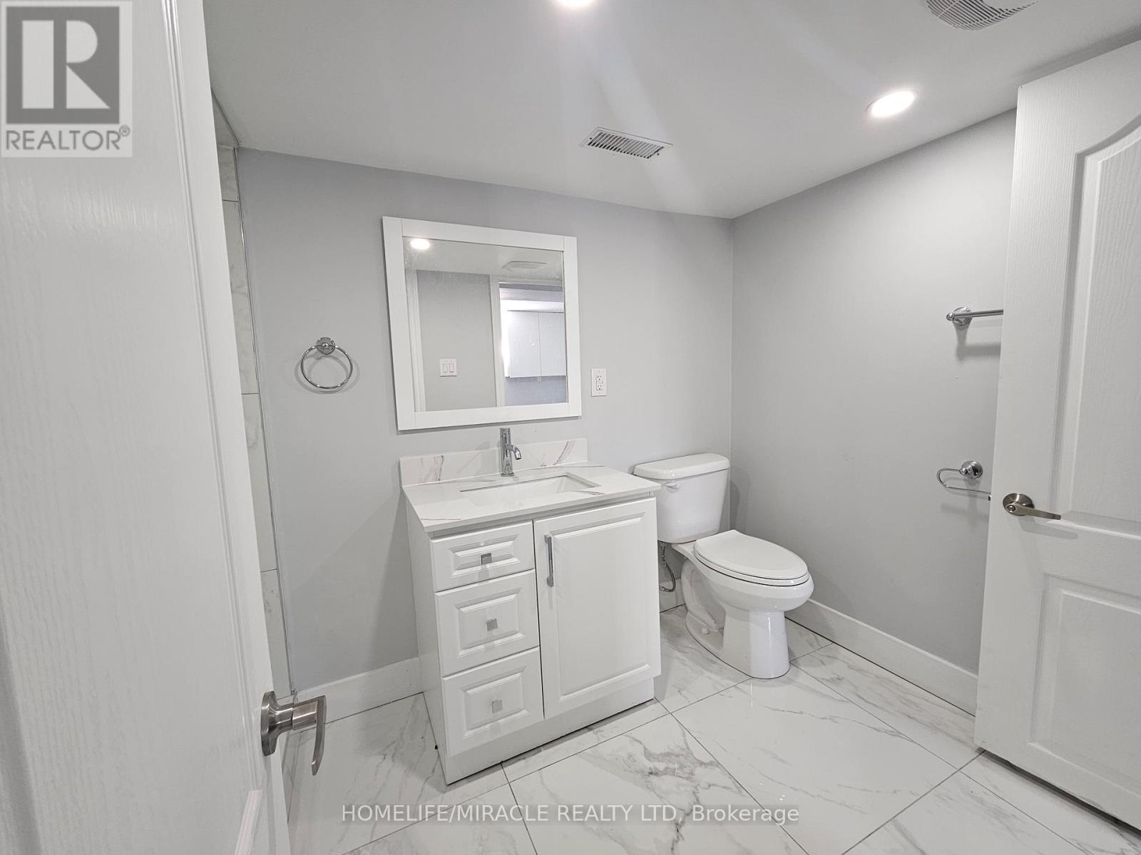 6306 Crickadorn Court N, Mississauga, Ontario  L5N 2J6 - Photo 21 - W12644272