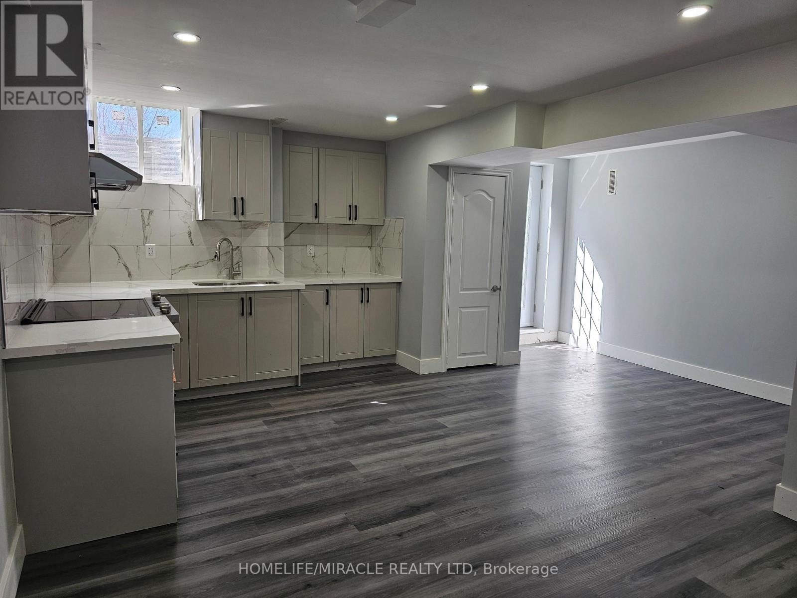 6306 Crickadorn Court N, Mississauga, Ontario  L5N 2J6 - Photo 7 - W12644272