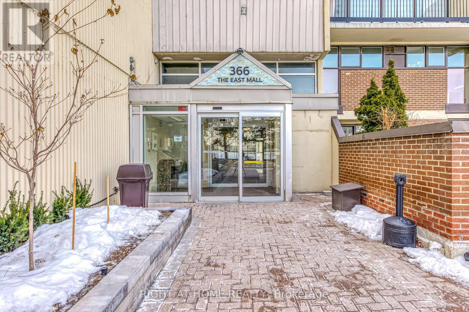 103 - 366 The East Mall, Toronto, Ontario  M9B 6C6 - Photo 3 - W12644286