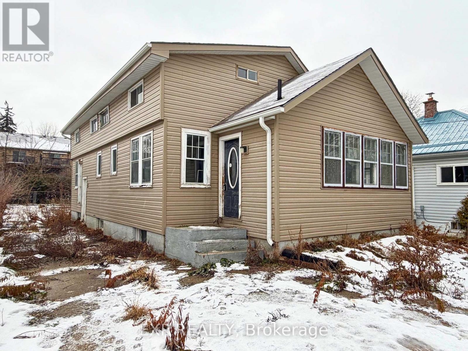 16 NELSON STREET, Norfolk, Ontario