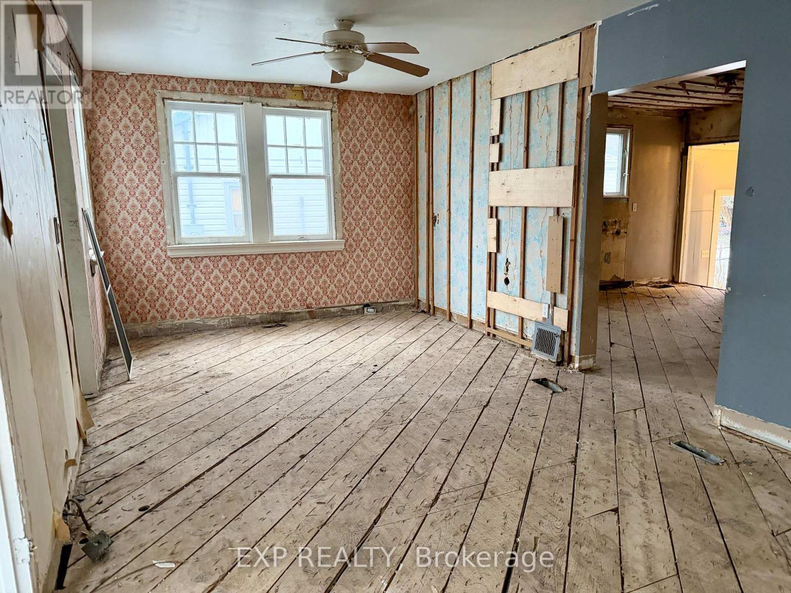 16 Nelson Street, Norfolk, Ontario  N3Y 3E3 - Photo 10 - X12644298