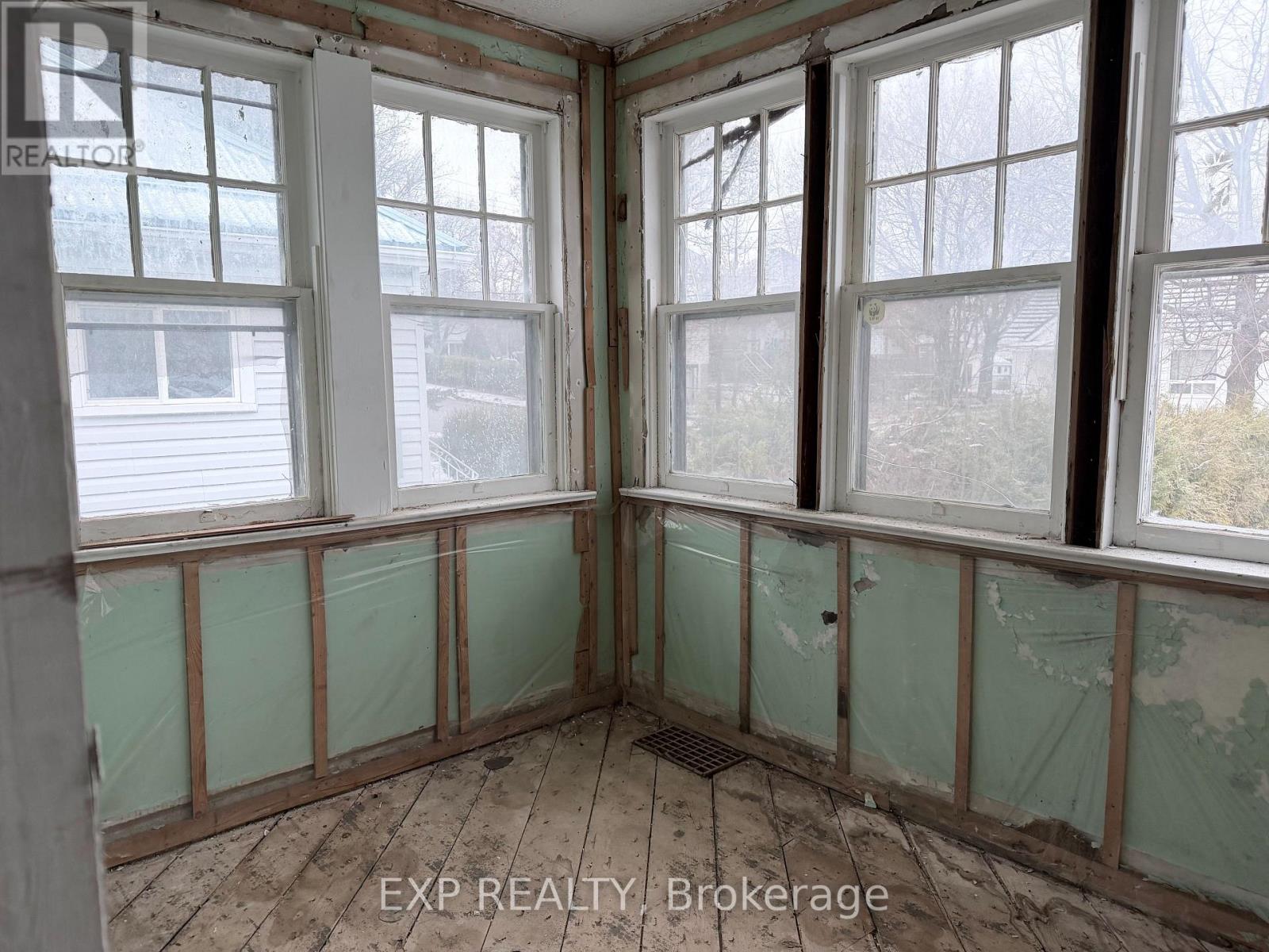 16 Nelson Street, Norfolk, Ontario  N3Y 3E3 - Photo 13 - X12644298